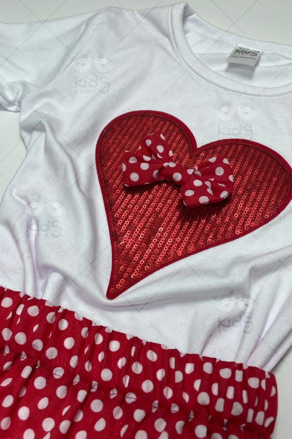 Camiseta Blanca con Corazón Rojo Brillante y Falda Roja con Lunares Blancos - Imagen 2