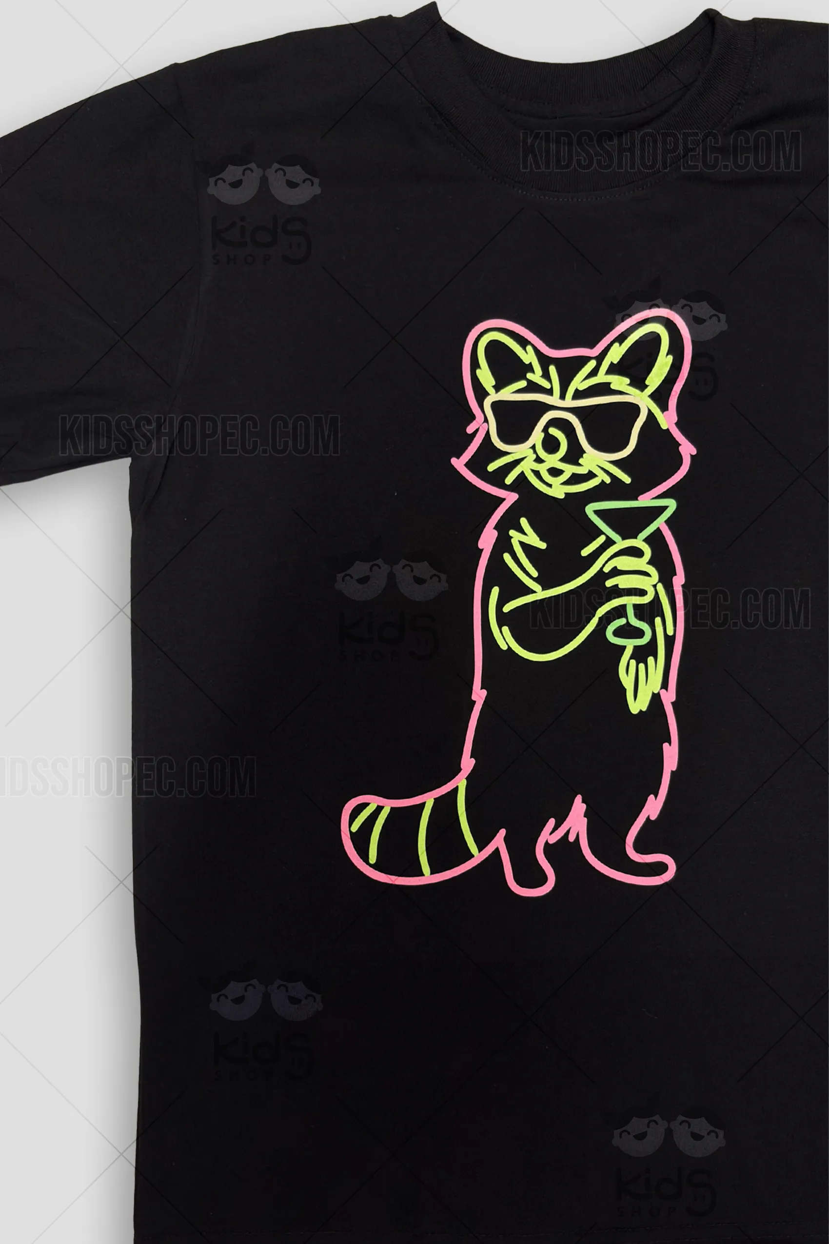 Camisetas Negras con Estampado DTF Neón Fluorescente - Diseños Urbanos: Mapache, Rana Rockera y Rosa - Imagen 4