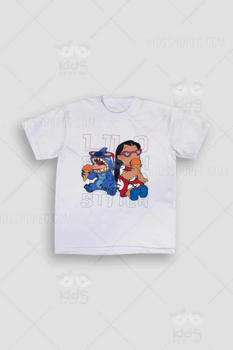 Camiseta blanca de cuello redondo para niños con estampado de alta definición de Lilo y Stitch. Disponible en dos versiones: una con los personajes comiendo helado y usando gafas de sol, y otra con los personajes posando con los brazos cruzados. Confección por Kids Shop EC.