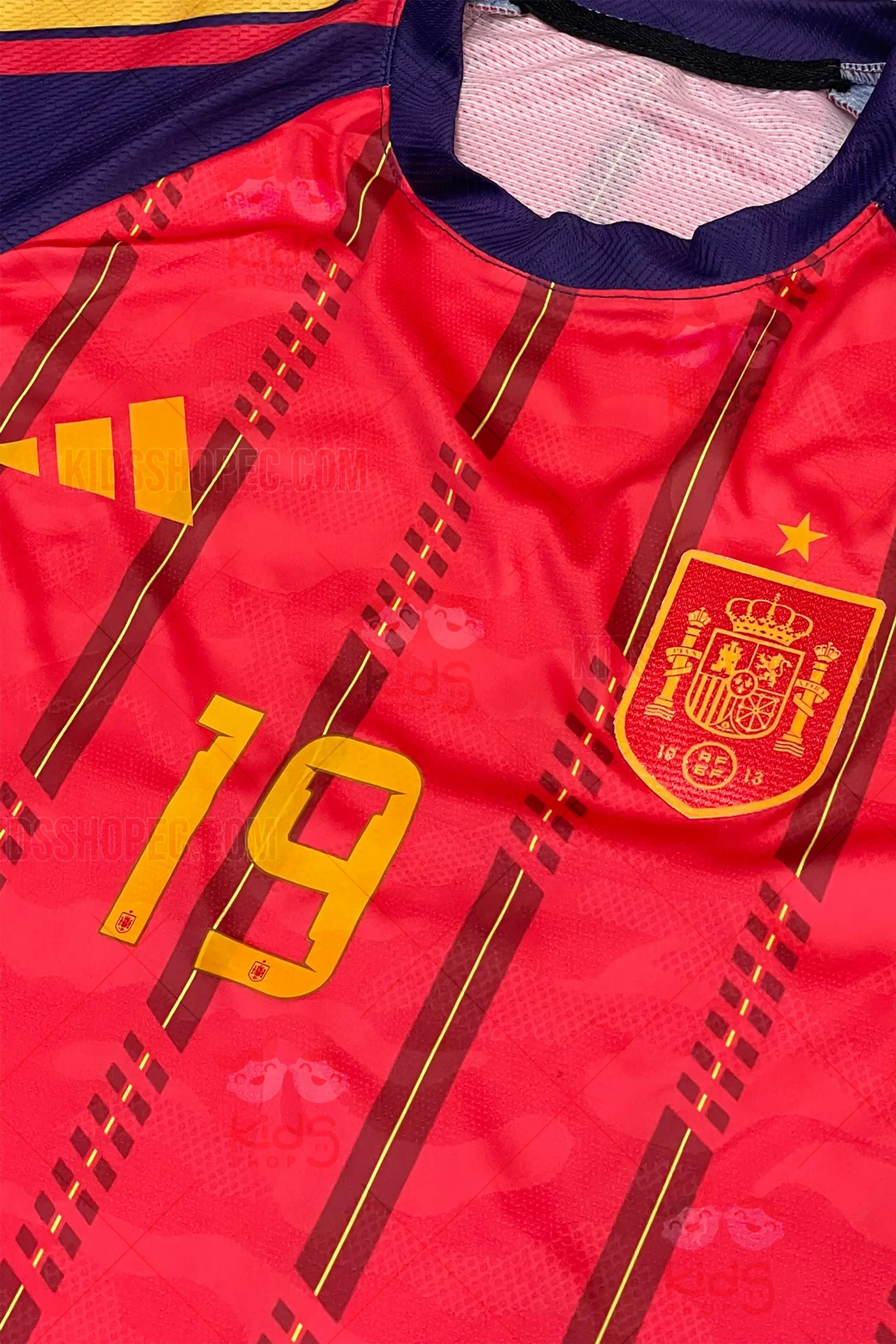 Camiseta Deportiva Roja "La Furia" Número 19 - Edición Especial Joven Prodigio - Imagen 2