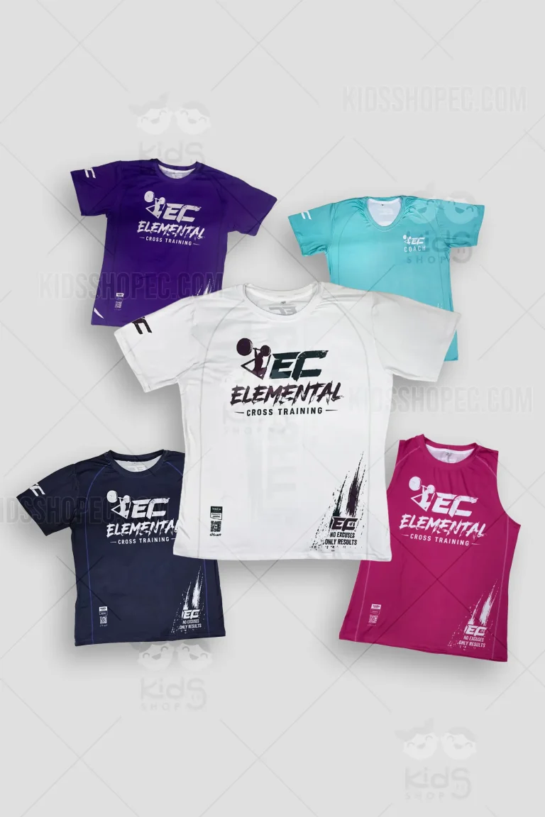 Fotografías de estudio de una colección de camisetas y bividís deportivos de entrenamiento en colores blanco, turquesa, morado, fucsia y azul marino oscuro. Las prendas presentan en el pecho el logotipo "EC Elemental Cross Training" acompañado del gráfico de un atleta levantando pesas y frases como "NO EXCUSES ONLY RESULTS". En la espalda destacan grandes textos verticales que dicen "CROSSFIT" o "COACH", flanqueados por los lemas "NEVER GIVE UP" y "TRAIN HARD LIVE STRONG". Vistas frontales, traseras y composición grupal sobre un fondo gris claro.