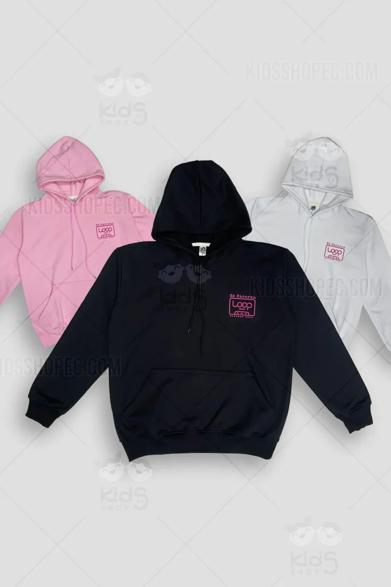 Fotografías de estudio de buzos con capucha (hoodies) con bolsillo tipo canguro, presentados en colores blanco, negro y rosado. En el pecho izquierdo llevan estampado un diseño minimalista de un casete con los textos "Ed Sheeran", "Loop tour" y "ECUADOR 2026" en color fucsia. En la espalda destaca un arte de gran tamaño con líneas entrelazadas que forman un bucle o infinito, acompañado de las palabras "ED SHEERAN LOOP TOUR 2026" en tipografía moderna fucsia y blanca. Vistas frontales, traseras y composición de los tres colores sobre un fondo gris claro.