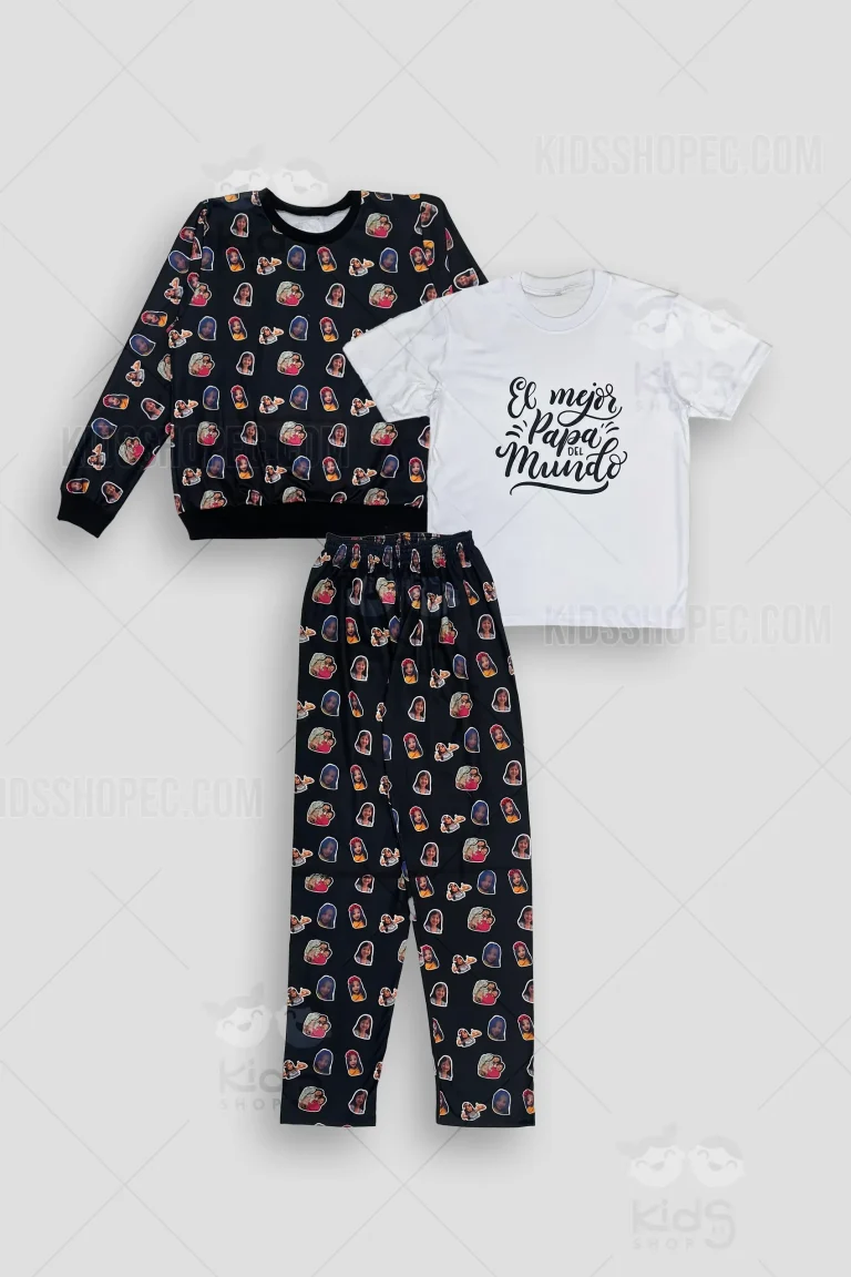 Fotografías de estudio de un conjunto de pijama masculina personalizada de 3 piezas sobre fondo gris claro. Incluye un pantalón largo y un buso de manga larga, ambos con fondo negro y un estampado completo (all-over print) de múltiples fotografías recortadas de rostros de familiares. Se complementa con una camiseta blanca de manga corta que lleva estampada en el centro la frase "El mejor Papa del Mundo" en una tipografía cursiva elegante color negro.