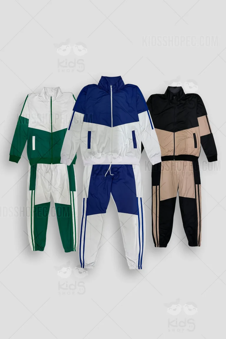 Fotografías de estudio en formato flat lay de conjuntos deportivos tipo calentador de dos piezas (chaqueta y pantalón) presentados en tres combinaciones de colores: verde con blanco, azul marino con blanco, y negro con beige. La chaqueta presenta cierre frontal completo, cuello alto, bolsillos laterales con ribete en contraste, puños acanalados y un diseño geométrico de bloques de color en forma de flecha o uve sobre el pecho y espalda. El pantalón cuenta con cintura elástica, cordón ajustable blanco, paneles de color a juego y un detalle de doble franja vertical en la parte inferior de las piernas.